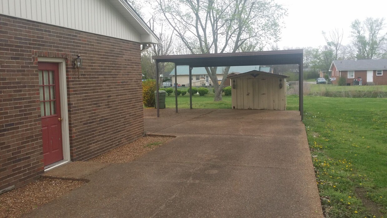 Building Photo - FOR LEASE - 3 Bed, 1.5 Bath, 1450sqft Sing...