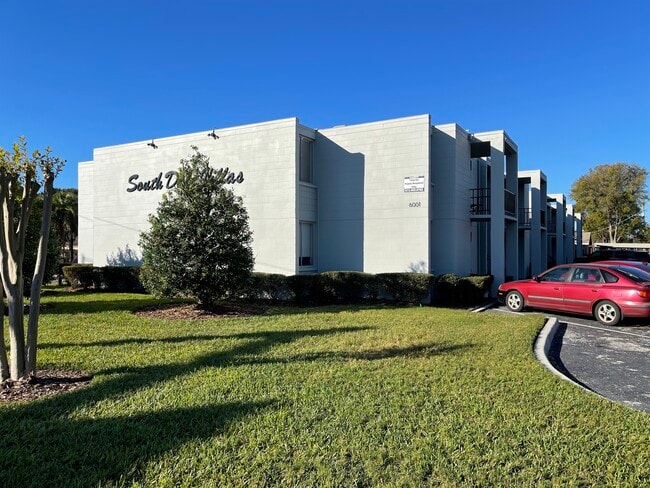 Building Photo - South Dale Villas