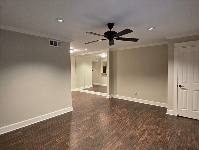 Foto del edificio - 11550 Chimney Rock Rd