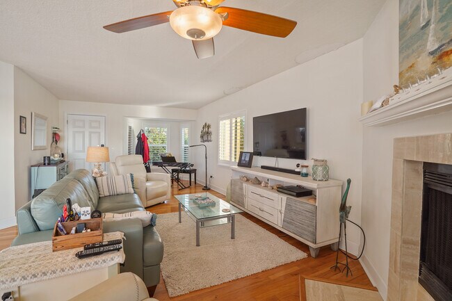 Foto del edificio - 370 8th Ave N