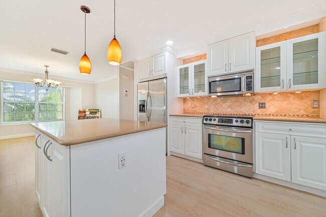 Foto del edificio - **Direct Gulf Access Pool Home! 4 BED/3 BATH - South Fort Myers**