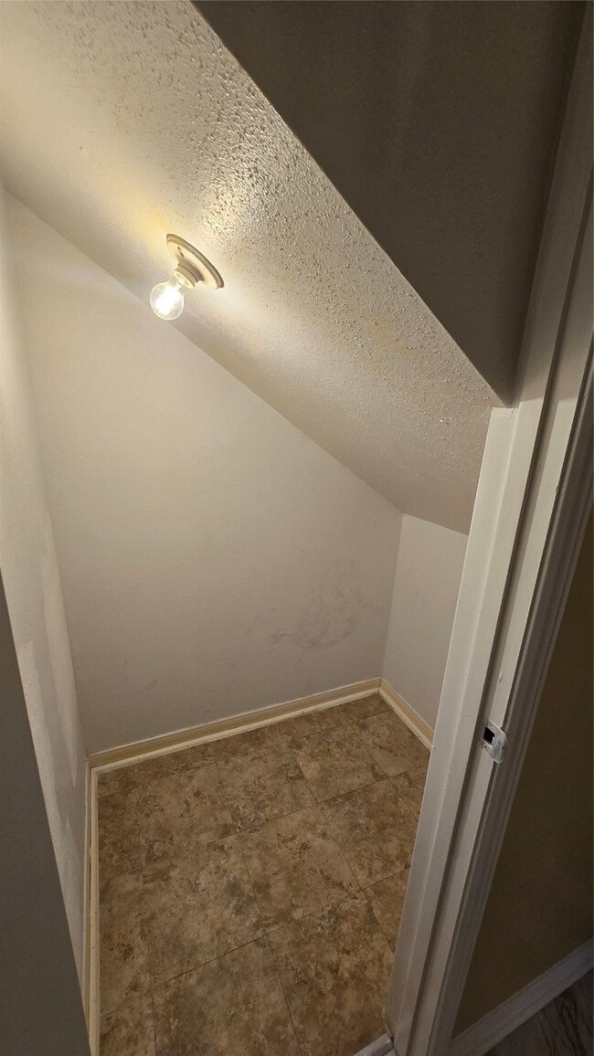 Building Photo - 135 April Point Dr N