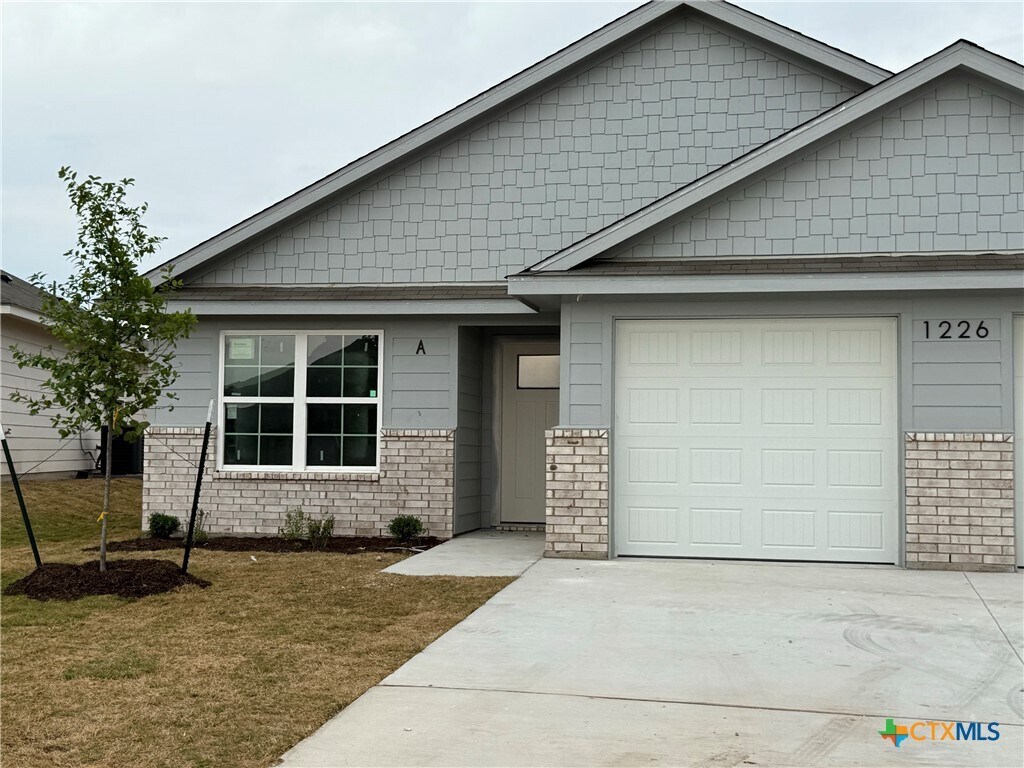 Primary Photo - 1226 LEXINGTON Dr