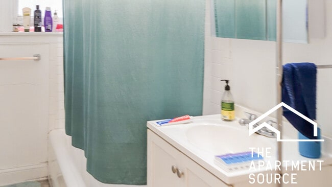 Foto del edificio - 4500 N Ashland Ave