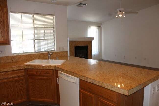 Foto del edificio - 7270 Diamond Canyon Ln