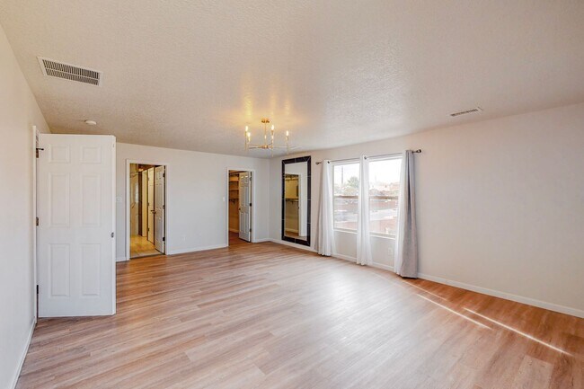 Foto del edificio - UNSER/I40 2/Story 4 Bedroom 3.5 Bath  3/CG