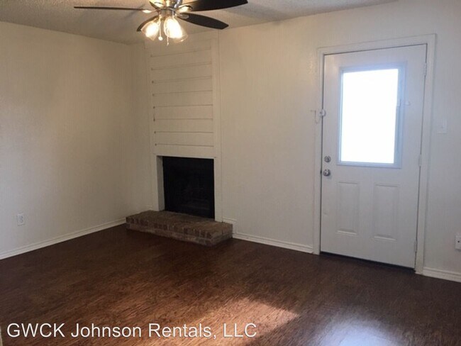 Building Photo - 3 br, 1.5 bath Apartment - 1017A Summercrest