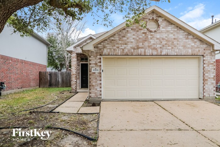 Foto principal - 6706 Windy River Lane