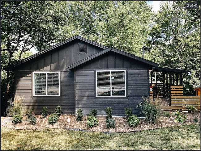 Building Photo - 112 S University Ave