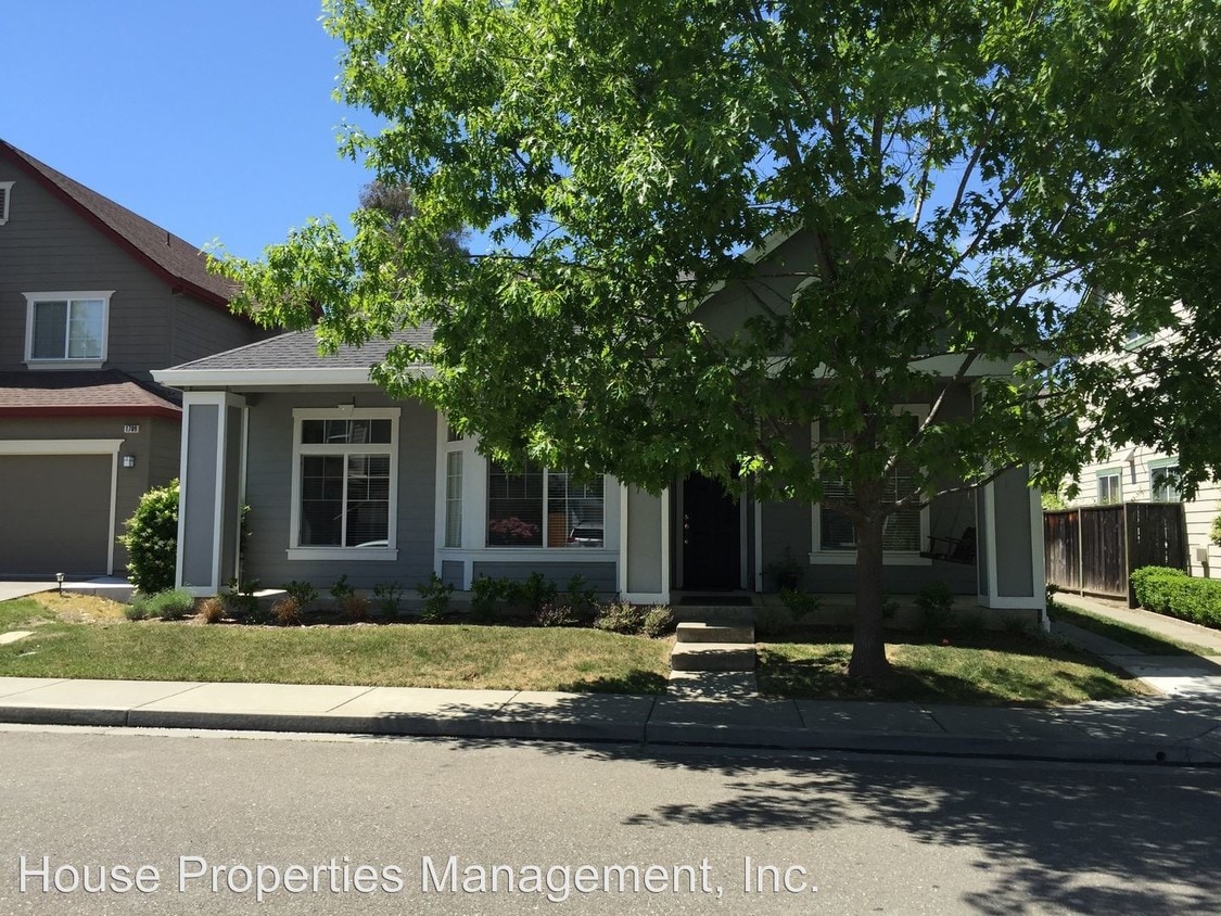 Primary Photo - 3 br, 2 bath House - 1711 Spur Ridge Ln