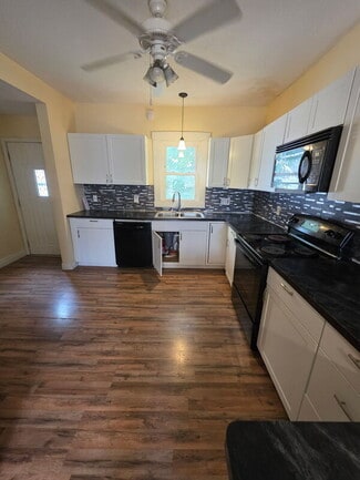 Building Photo - 1292 30th St NE