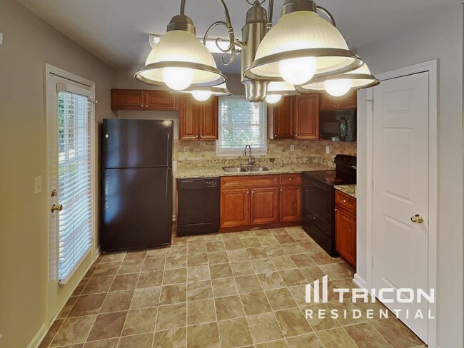Building Photo - 1753 Independence Dr