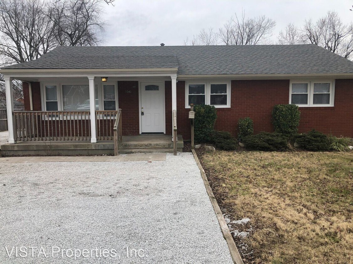 Foto principal - 3 br, 1 bath House - 1040 W. Indian Trail