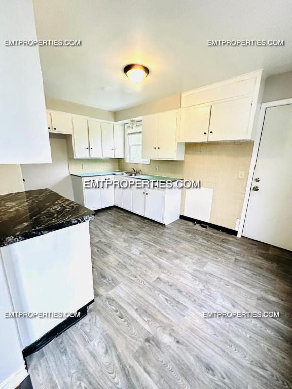Foto del edificio - 2389 E 37th St