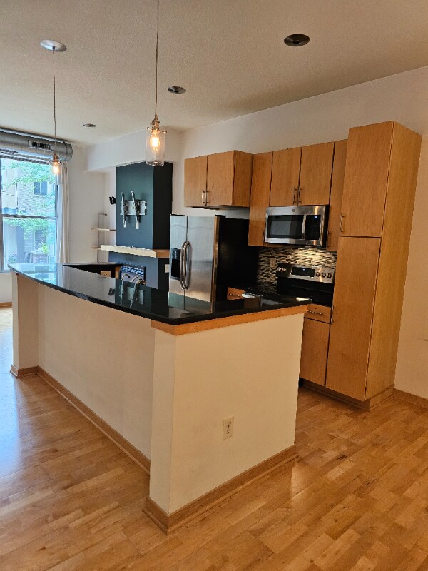 Foto del edificio - 3640 Wooddale Ave S