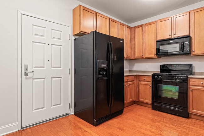 Foto del edificio - 75 Maple St