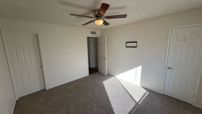 Building Photo - Great Mesa Home!