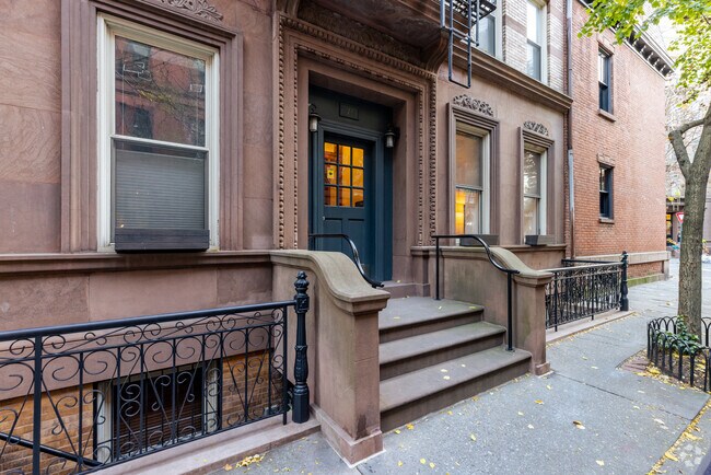 Entrance - 71 Barrow St