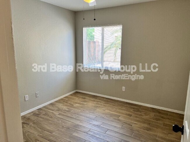 Foto del edificio - 724 S 223rd Ln