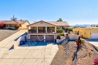Building Photo - 2450 Angler Dr
