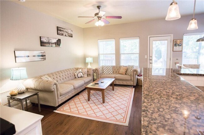 Building Photo - 4803 Pecan Springs Rd
