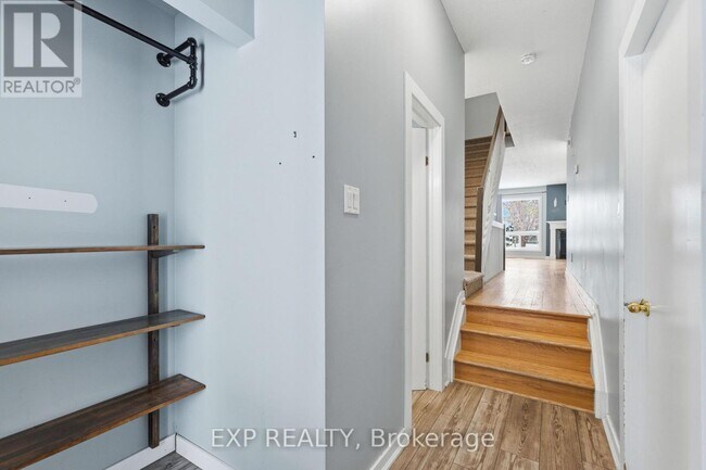 Building Photo - 1469 Briarfield Crescent