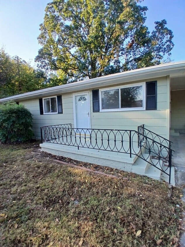 Primary Photo - 8406 E Brainerd Rd