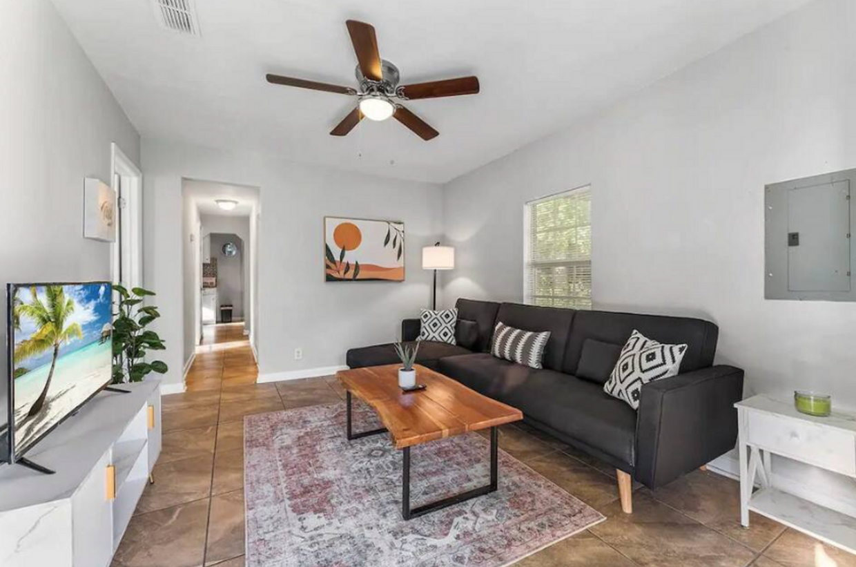 Primary Photo - recently updated 2bd 1 bath w. studio + ba...