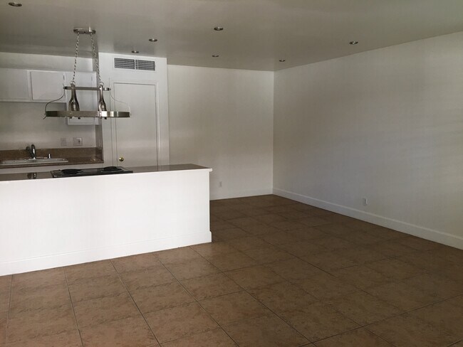 Foto del edificio - 1330 Lorilyn Ave