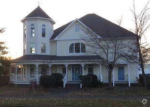 Building Photo - 1720 Leighton Ave