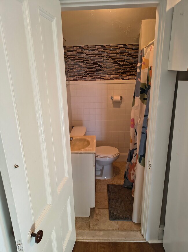 Foto del edificio - 24 Cameron Ave