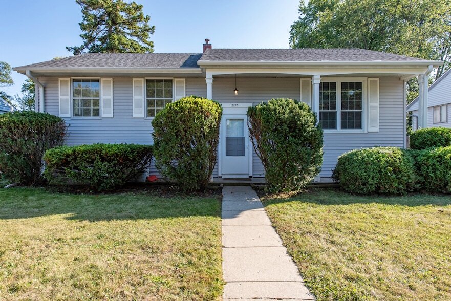 Foto principal - 2713 W Vermont Ave