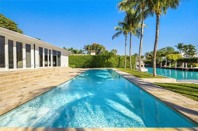 Foto del edificio - 720 Lake Rd