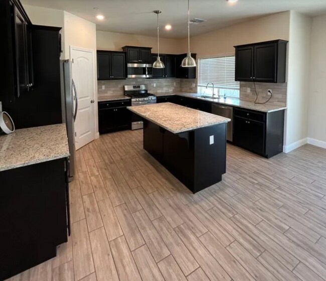 Foto del edificio - 2494 Valdes Dr