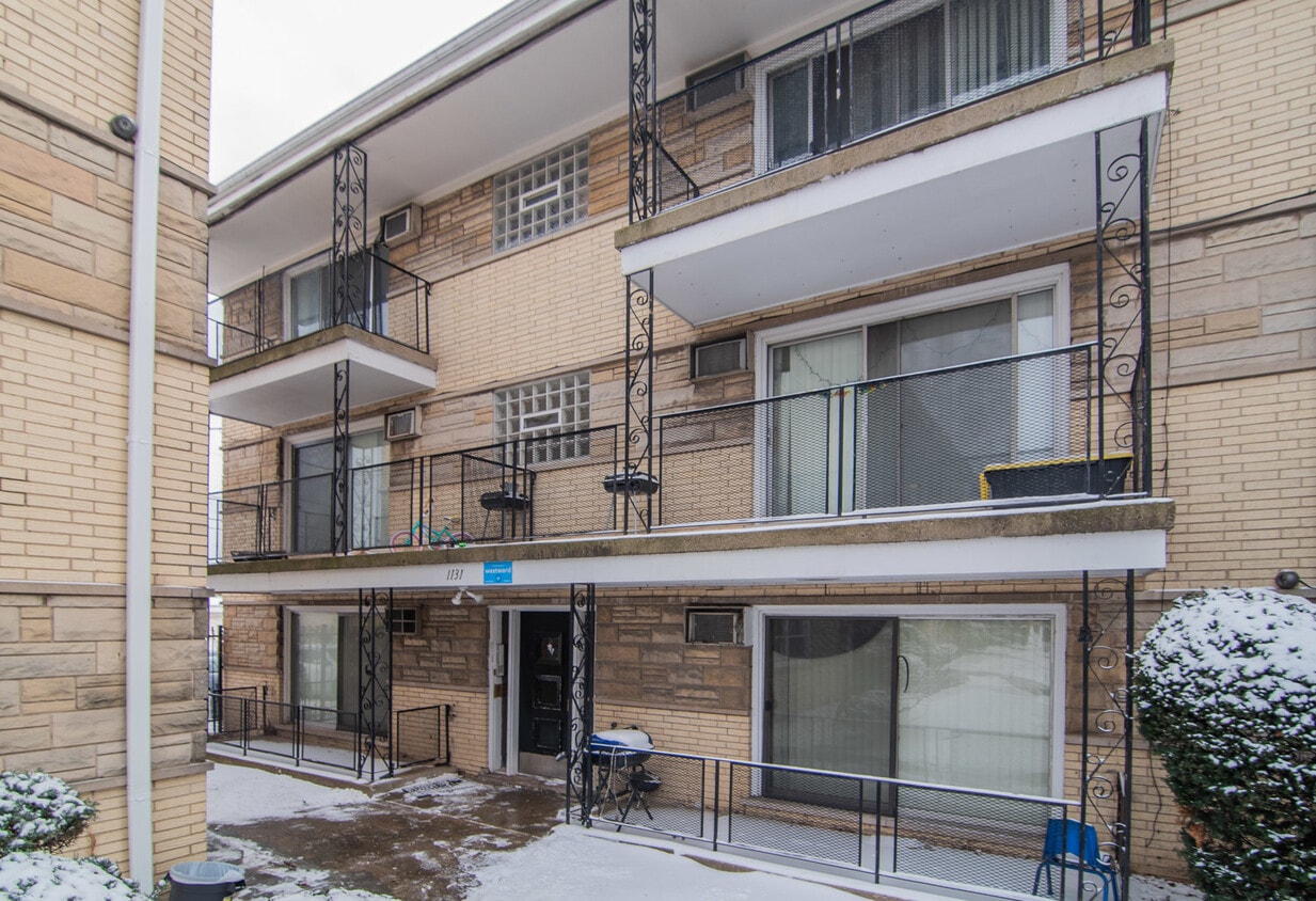 1131 W 127th Pl, Calumet Park, IL 60827 House Rental in Calumet Park