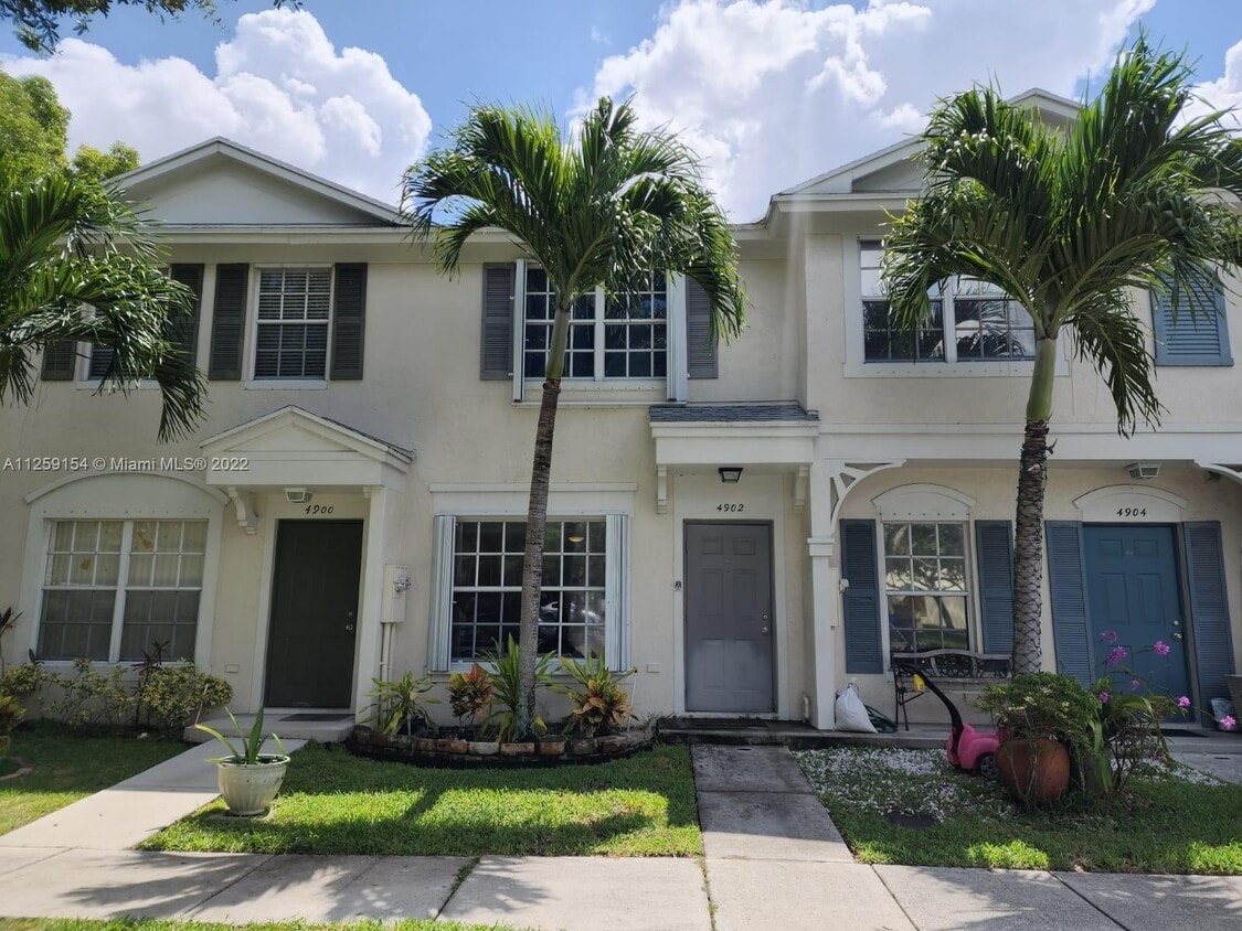 4902 SW 31st Terrace, Fort Lauderdale, FL 33312 Townhome Rentals in