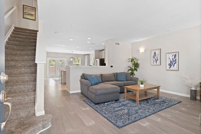 Building Photo - 4 Bed 3.5 Bath home in Tollgate Crossing