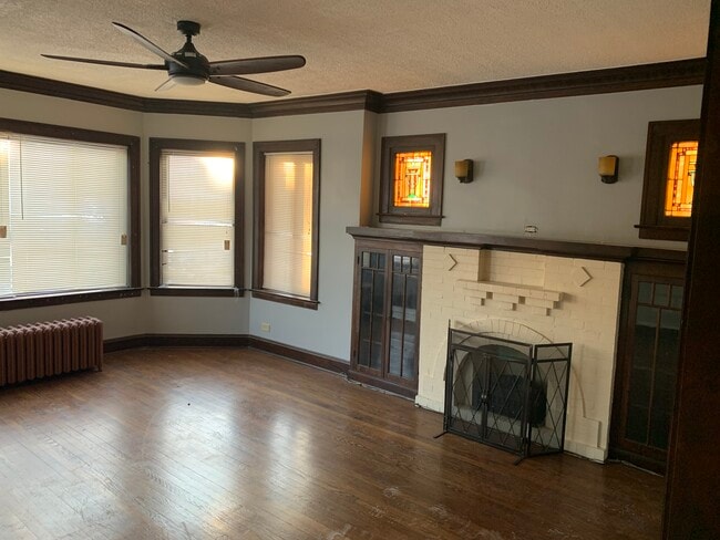 Building Photo - 8204 S Sangamon St