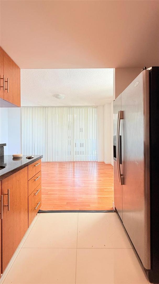 Foto del edificio - 601 NE 23rd St