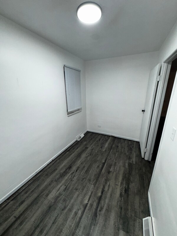 Building Photo - 2219 Woodford St