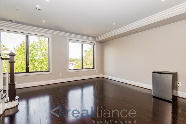 Foto del edificio - 4527 Georgia Ave NW