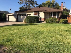 Building Photo - 2055 Maryal Dr