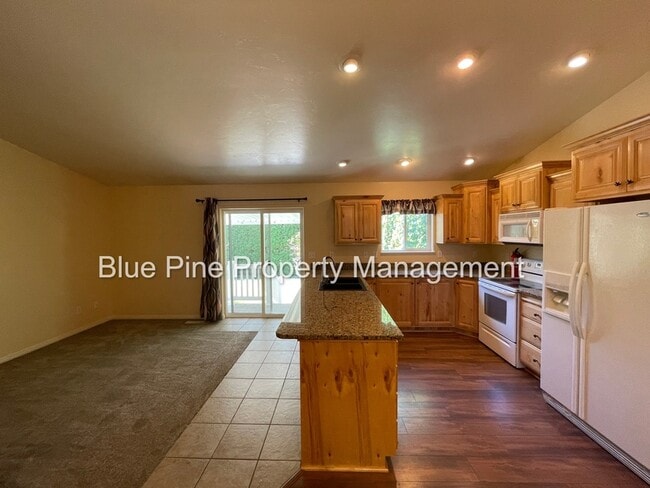 Building Photo - 2409 Brandon Dr