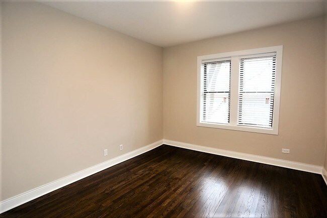 Foto del edificio - 2228 N Sawyer Ave
