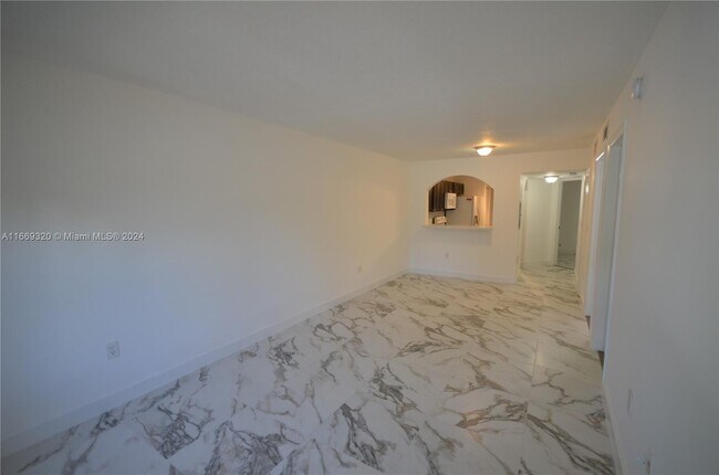 Building Photo - 1241 SE 29th St