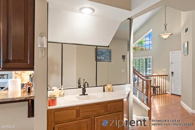 Building Photo - 4 br, 3 bath House - 325 Rio Grande Place,...