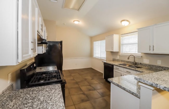 Foto del edificio - 2604 Hill Street Cove