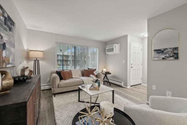 Building Photo - Huntington House Apartments