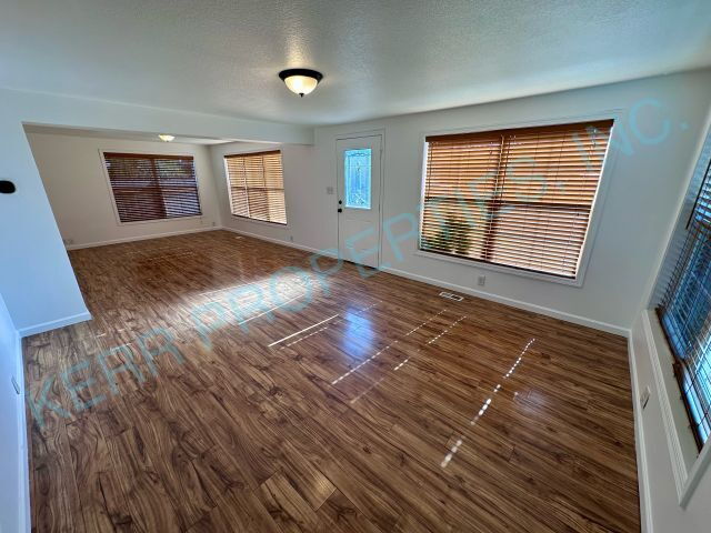 Foto del edificio - Charming 3-Bedroom Retreat in Estacada – Spacious 1,370 Sq Ft Haven!