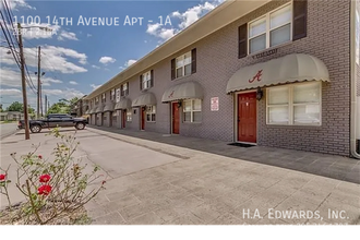 Building Photo - 1100 14th Ave